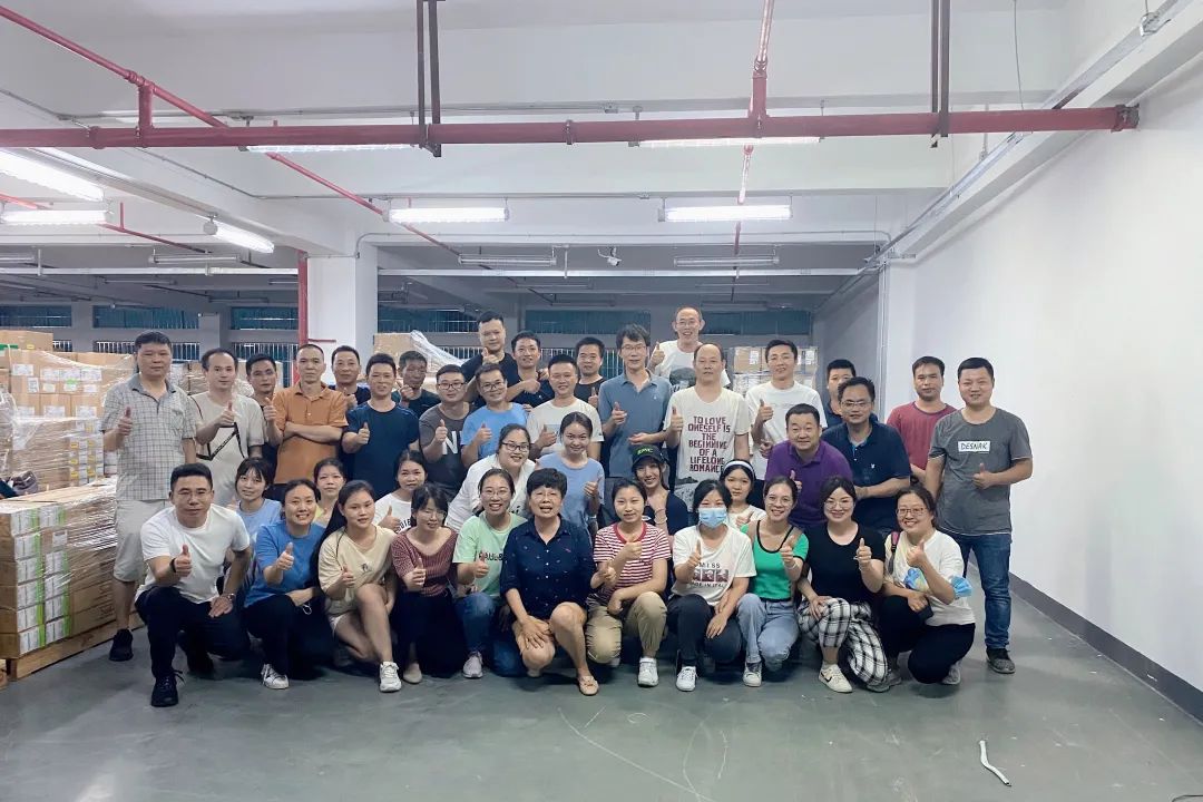 同心聚力 戰(zhàn)高溫酷暑，英唐智控圓滿完成深圳倉搬遷工作